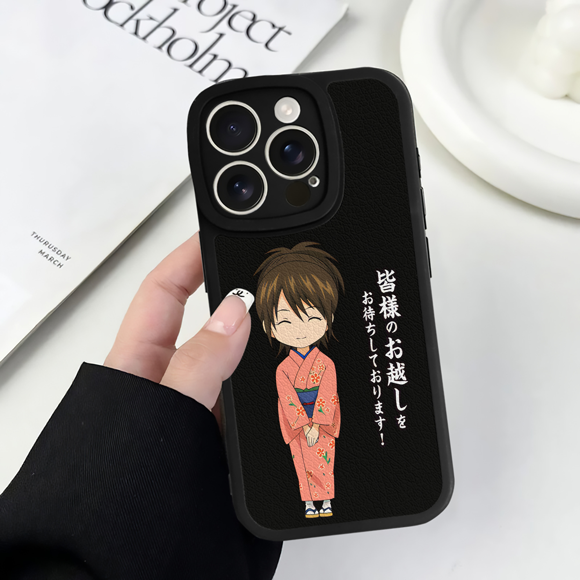 （画像用） ぎんたま 坂田銀時（さかたぎんとき） 神楽 志村新八（しむら しんぱち） GINTAMA Sakata Gintoki Kagura Shimura Shinpachi 【iPhone 16シリーズ対応】シリコンスマホケース（レザー調） 材質：シリコン